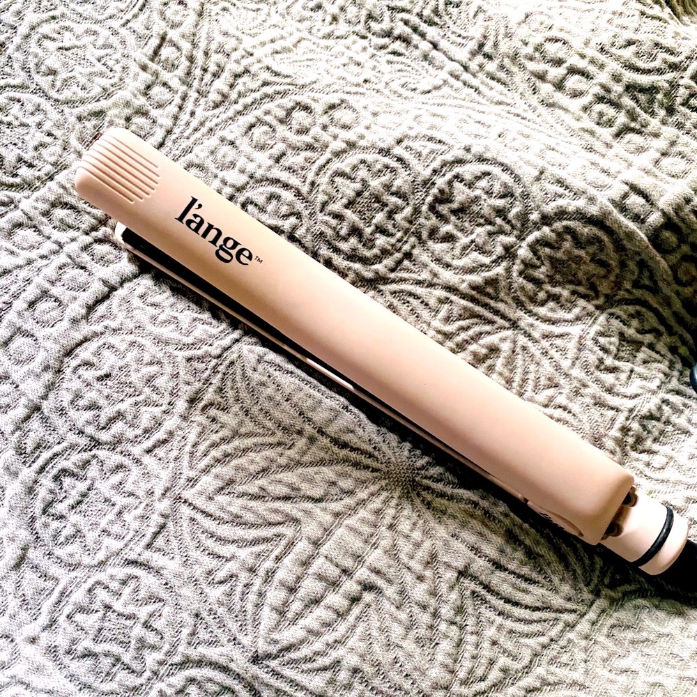 L’ange Hair flat iron/straightener. Good condition only used a few times.